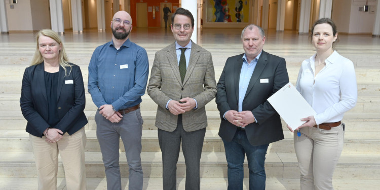 <address>&copy; Bezirksregierung Münster</address>