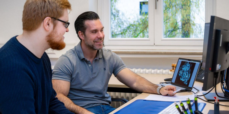 <address>&copy; Uni MS - M. Ibrahim</address>