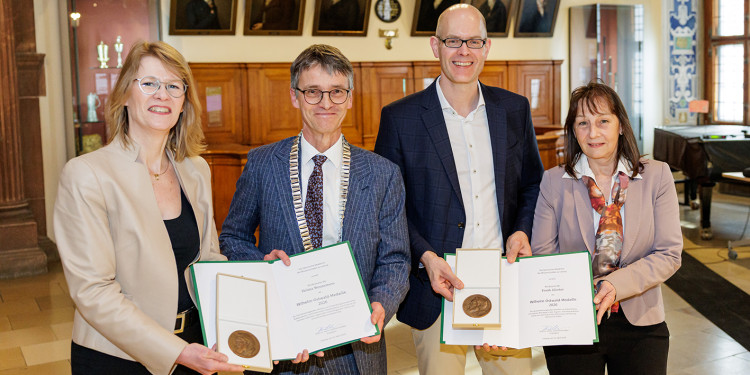 V. l: Helma Wennemers, Hans-Joachim Knölker, Frank Glorius, Annette Beck-Sickinger<address>&copy; SAW - Jens Schlueter</address>