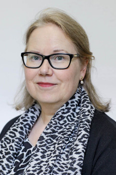 Porträt von Prof. Dr. Lioba Keller-Drescher<address>&copy; Nora Dal Cero</address>