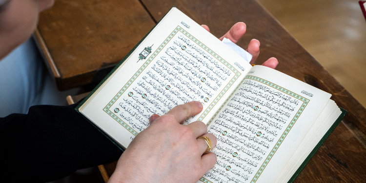 The Koran is also the starting point at the University of Münster from which Islamic theology is thought, researched and taught.<address>&copy; Uni MS - Linus Peikenkamp</address>
