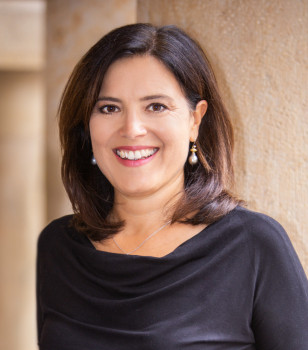 Porträt von Prof. Dr. Claudia Bozzaro<address>&copy; privat</address>