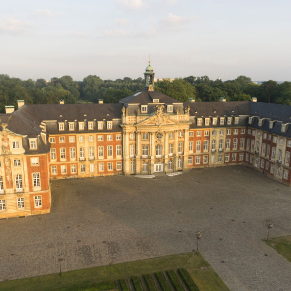 Zu sehen ist das Schloss in Münster.<address>&copy; Uni MS - Jan Lehmann</address>
