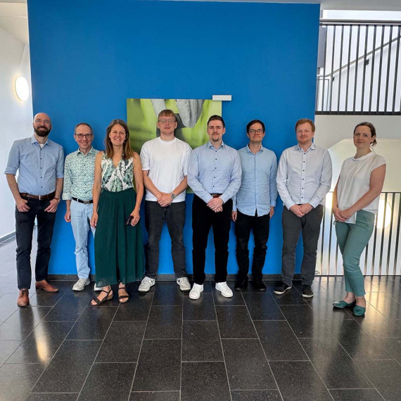 Project team with partners from IBU-tec, Thermo Fisher Scientific, Suragus, Matthews Engineering and MEET.<address>&copy; MEET - Adrienne Hammerschmidt</address>