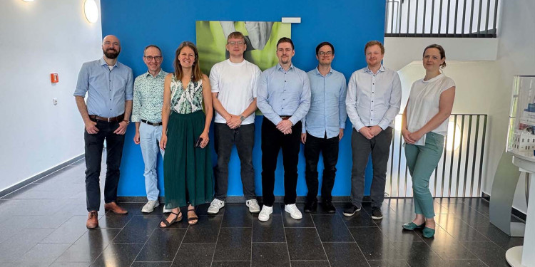 Project team with partners from IBU-tec, Thermo Fisher Scientific, Suragus, Matthews Engineering and MEET.<address>&copy; MEET - Adrienne Hammerschmidt</address>