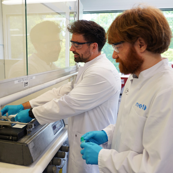 Sustainable additive improves lifetime of high-voltage lithium ion batteries<address>&copy; MEET - Vanessa Bartling</address>