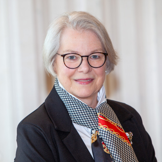 Zu sehen ist ein Porträtfoto von Prof. Dr. Irene Dingel (Mainz).<address>&copy; Astrid Garth</address>
