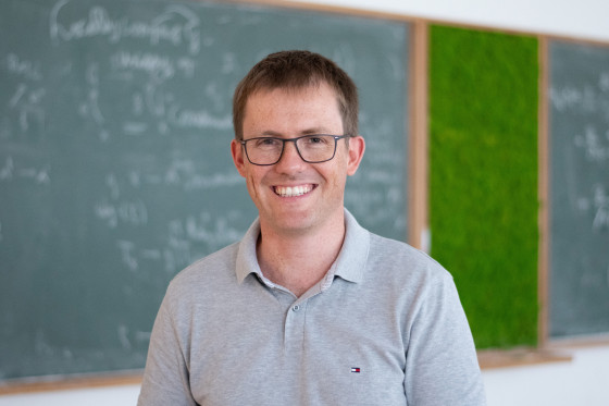 Zum Programm der Mathenacht gehört um 21 Uhr ein Vortrag von Prof. Dr. Hendrik Weber vom Exzellenzcluster Mathematik Münster.<address>&copy; Uni MS – Victoria Liesche</address>