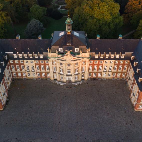 Auf dem Foto ist das Schloss in Münster zu sehen.<address>&copy; Uni MS - Johannes Wulf</address>