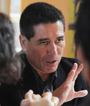 Wl 0906 Alumnus Luna